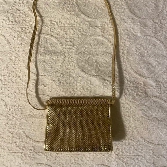 Vintage gold metal purse - Picture 2 of 3